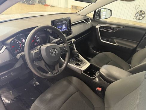 Used 2022 Toyota RAV4 LE w/ Carpet Mat Package (TMS) AWD/4WD image 9