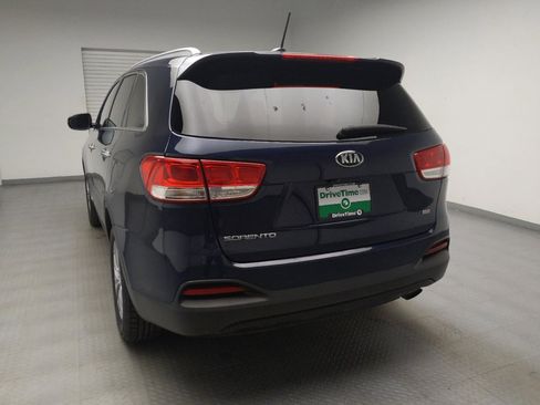 Used 2017 Kia Sorento AWD image 6