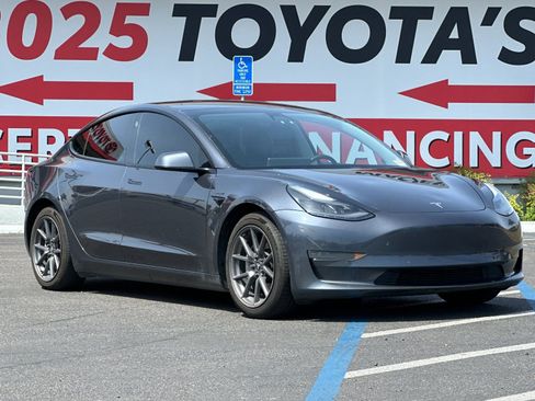 Used 2021 Tesla Model 3 Standard Range Plus image 8