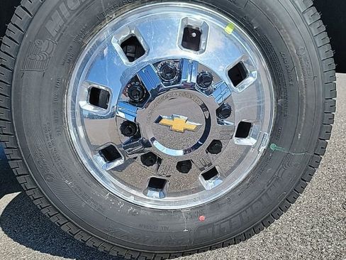 New 2026 Chevrolet Silverado 3500 High Country w/ High Country Premium Package AWD/4WD image 9