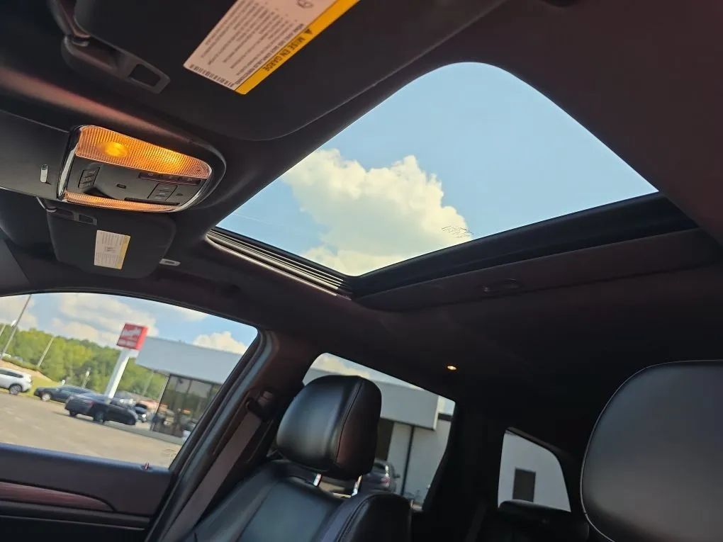 Used 2019 Jeep Grand Cherokee Altitude AWD/4WD image 17