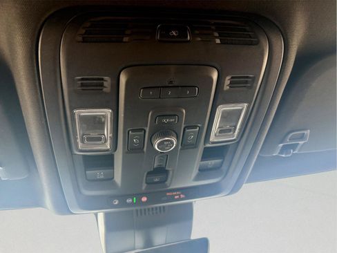 Used 2023 GMC Yukon Denali Ultimate AWD/4WD image 24