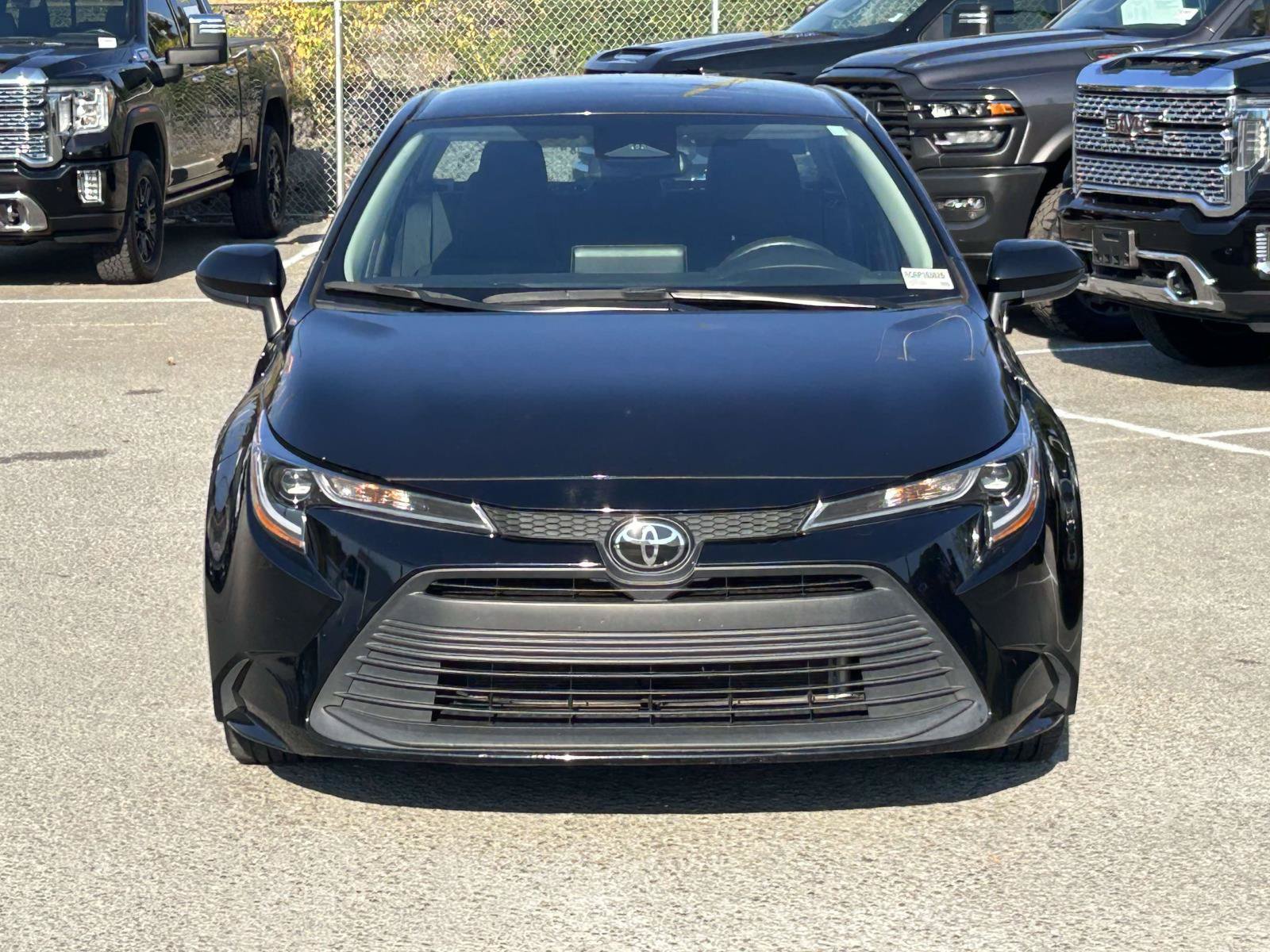 Used 2024 Toyota Corolla LE FWD image 2