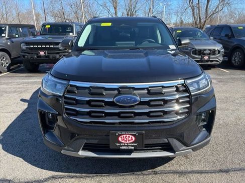 New 2026 Ford Explorer Active w/ Active Comfort Package AWD/4WD image 2