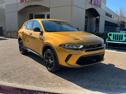 Used 2024 Dodge Hornet GT w/ GT Blacktop Package image 6