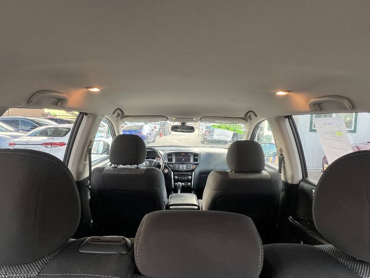 Used 2019 Nissan Pathfinder SV AWD/4WD image 8