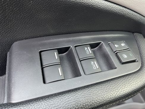 Used 2019 Honda Pilot LX image 27