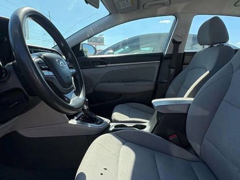 Used 2018 Hyundai Elantra SEL image 2