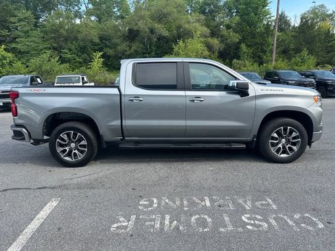 Used 2023 Chevrolet Silverado 1500 LT AWD/4WD image 4