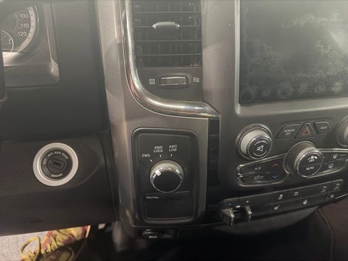 Used 2018 RAM 2500 Big Horn w/ Sport Appearance Group image 20