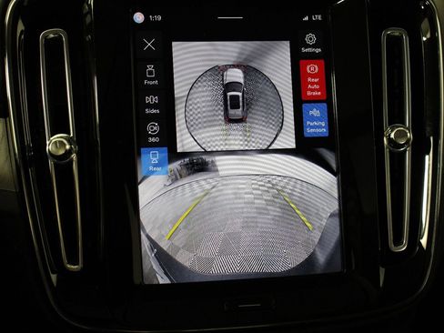 Certified 2025 Volvo XC40 B5 Plus image 13