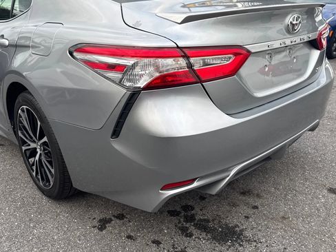 Used 2020 Toyota Camry SE FWD image 12