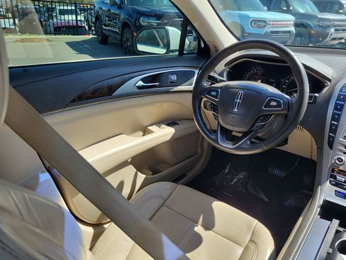 Used 2017 Lincoln MKZ Reserve image 12