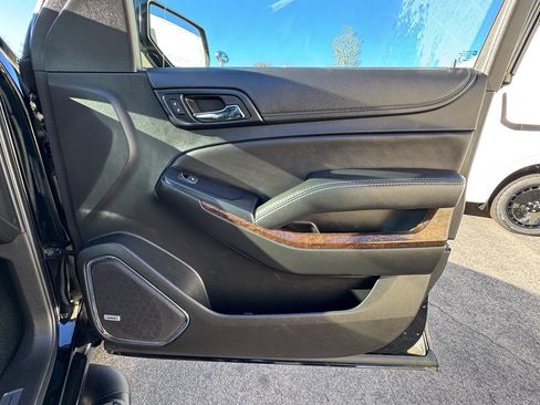 Used 2017 Chevrolet Suburban LT w/ Luxury Package image 29