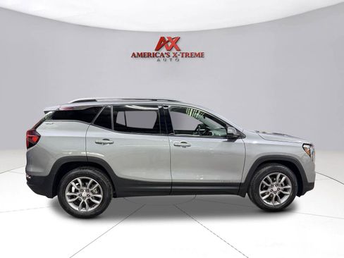 Used 2024 GMC Terrain SLT AWD/4WD image 8