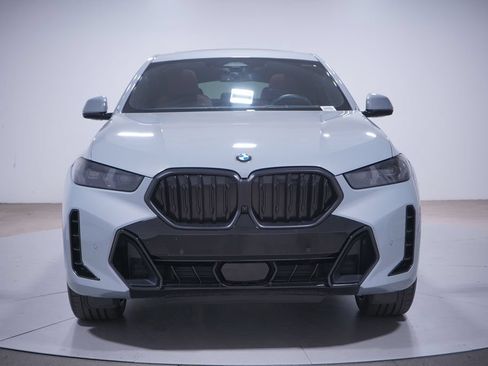 Used 2025 BMW X6 xDrive40i w/ Climate Comfort Package AWD/4WD image 4
