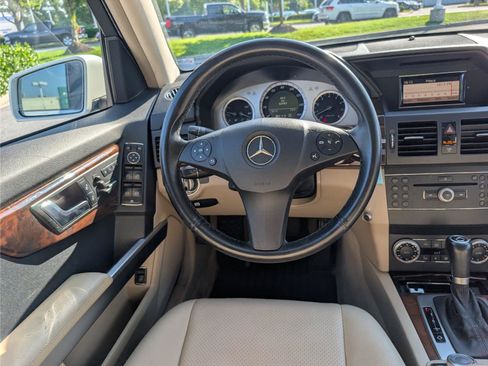 Used 2010 Mercedes-Benz GLK 350 2WD image 17