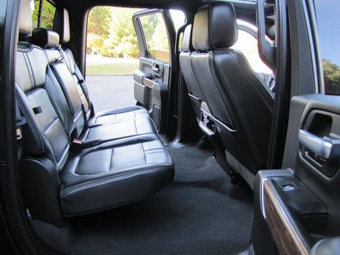 Used 2020 Chevrolet Silverado 3500 High Country image 18