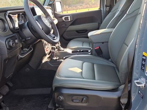 New 2026 Jeep Gladiator Mojave w/ Safety Group AWD/4WD image 6