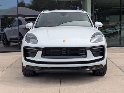 Certified 2026 Porsche Macan AWD/4WD image 6