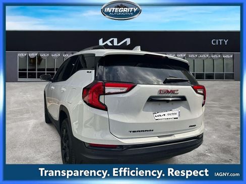 Used 2023 GMC Terrain SLE w/ Driver Convenience Package AWD/4WD image 5