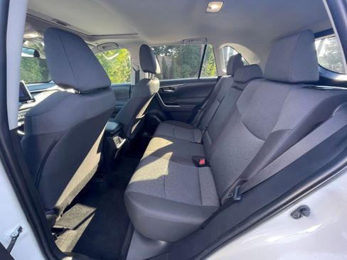 Used 2025 Toyota RAV4 XLE image 27