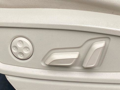 Used 2022 Audi Q5 2.0T Premium Plus w/ Premium Plus Package image 11