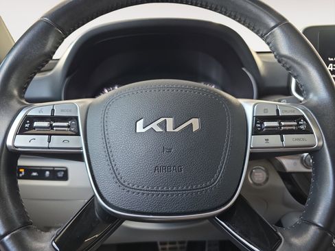 Certified 2022 Kia Telluride SX w/ Towing Package image 11