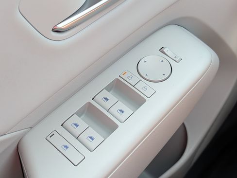 New 2026 Hyundai Kona SEL Premium AWD/4WD image 11