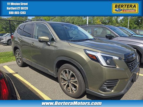 Used 2024 Subaru Forester Limited AWD/4WD image 1