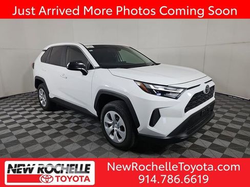 Used 2025 Toyota RAV4 LE AWD/4WD image 1