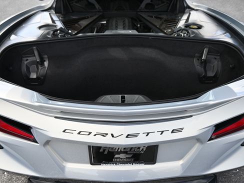 Used 2021 Chevrolet Corvette Stingray Premium Cpe w/ Z51 Performance Package RWD image 31