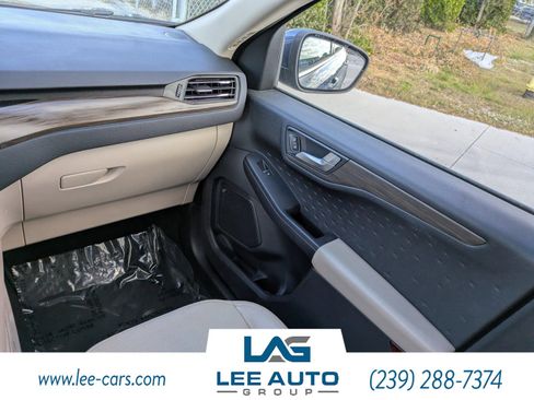 Used 2020 Ford Escape Titanium w/ Titanium Premium Package 2.0 image 15