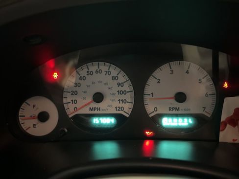 Used 2005 Dodge Grand Caravan SXT w/ Leather Interior Group image 9