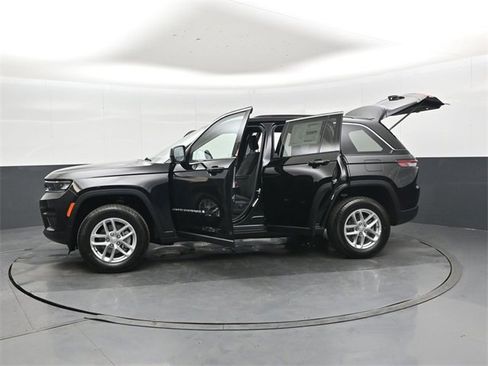 New 2025 Jeep Grand Cherokee Laredo X image 49