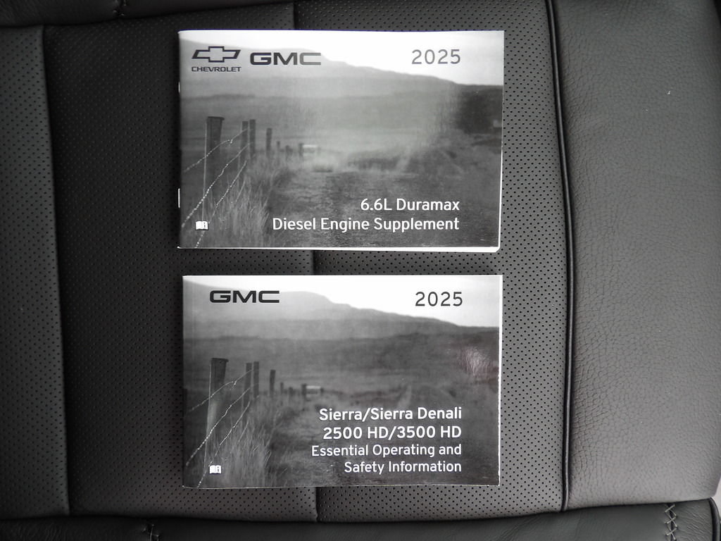 Used 2025 GMC Sierra 3500 Denali w/ Denali Reserve Package AWD/4WD image 51