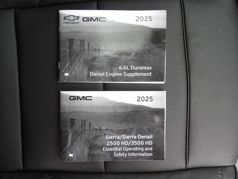 Used 2025 GMC Sierra 3500 Denali w/ Denali Reserve Package AWD/4WD image 51