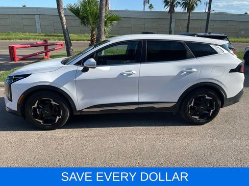 Used 2026 Kia Sportage EX FWD image 3