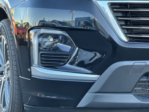 Used 2022 Chevrolet Traverse High Country image 42