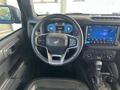 Used 2025 Ford Bronco Badlands AWD/4WD image 16