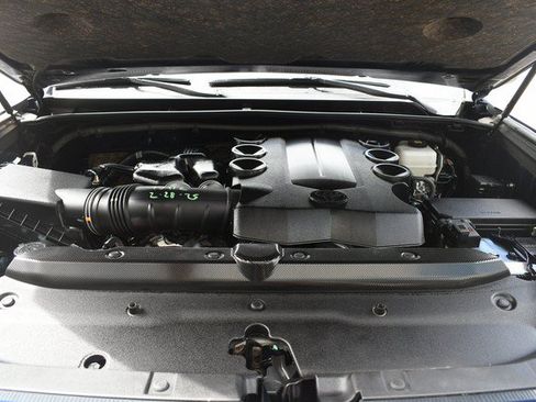 Certified 2024 Toyota 4Runner SR5 AWD/4WD image 29