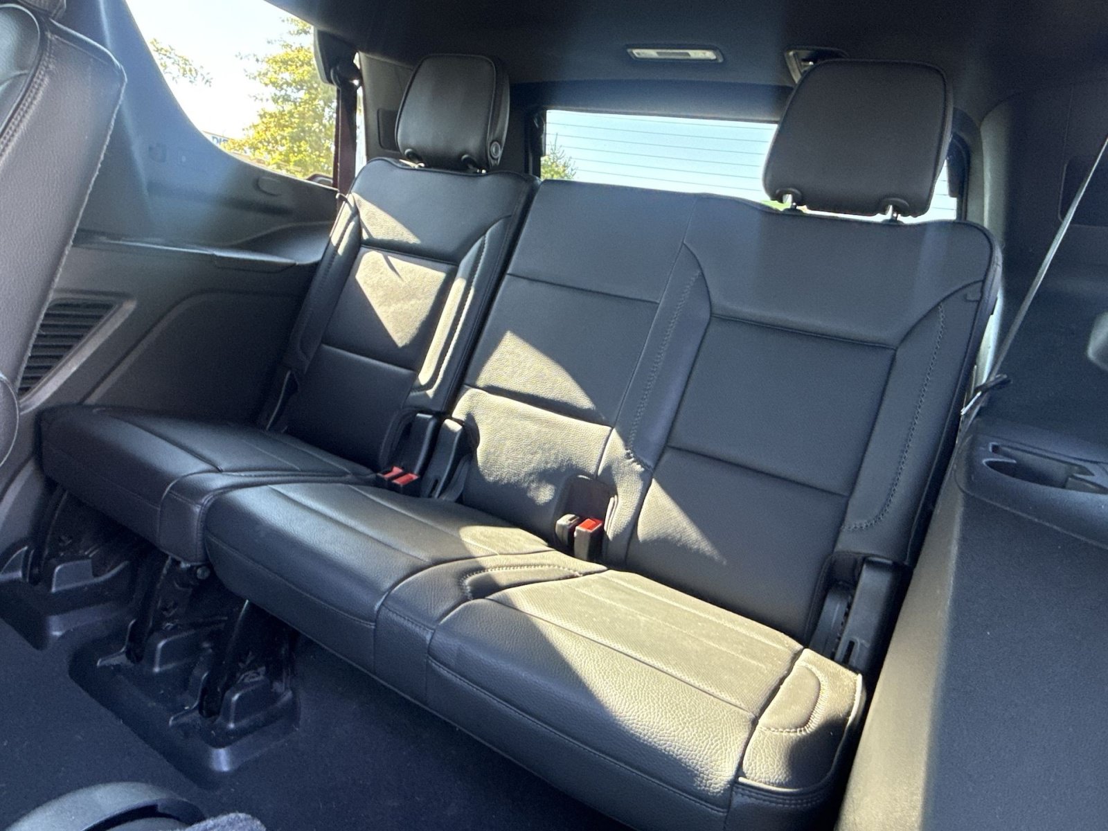Used 2021 GMC Yukon Denali w/ Denali Premium Package AWD/4WD image 25