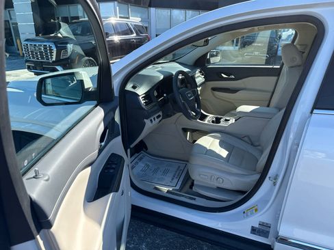 Certified 2023 GMC Acadia Denali image 18