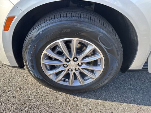 Used 2022 Buick Enclave Premium image 29