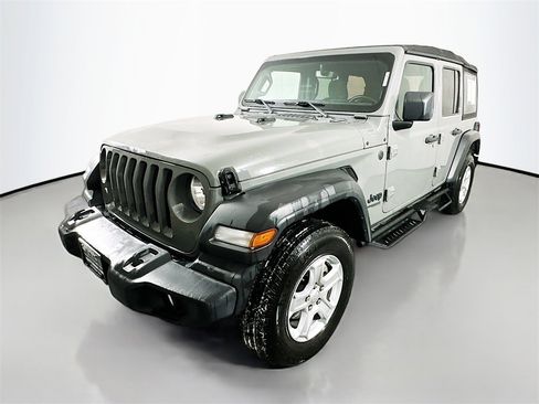 Used 2022 Jeep Wrangler Unlimited Sport image 3
