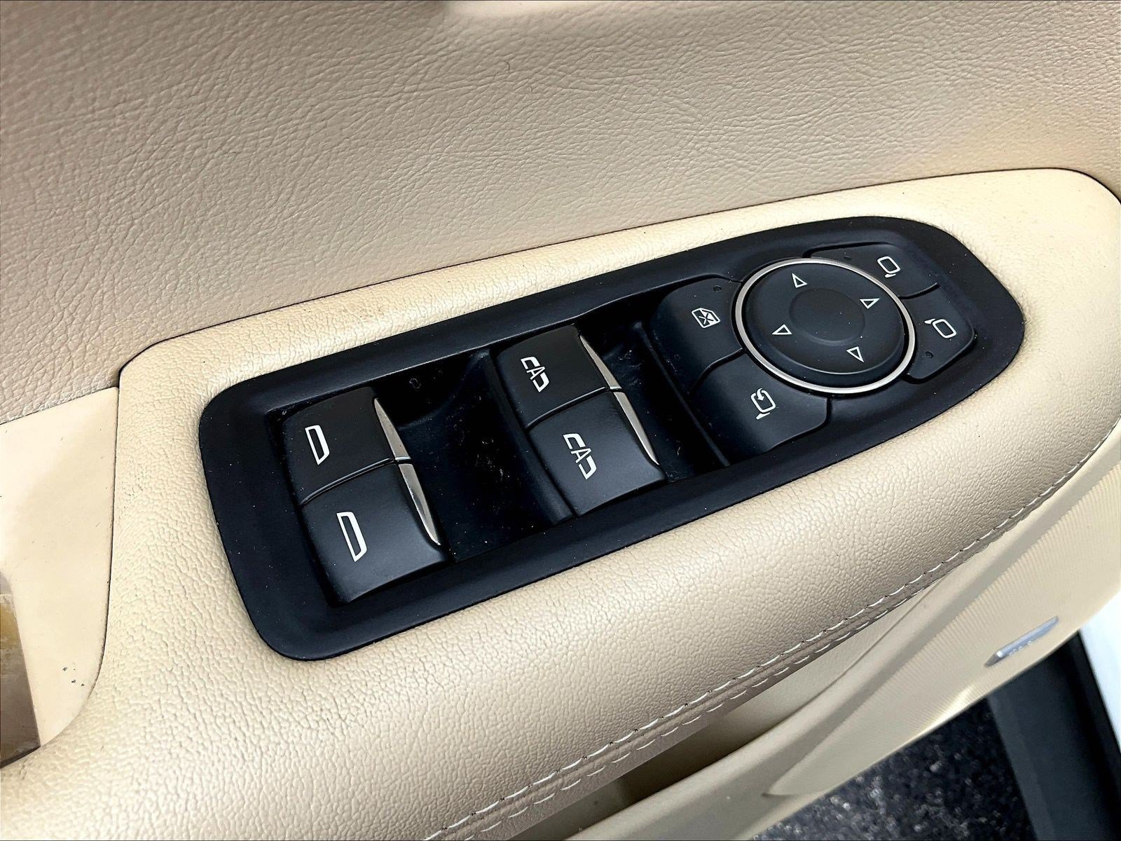 Used 2018 Cadillac XT5 Luxury FWD image 36