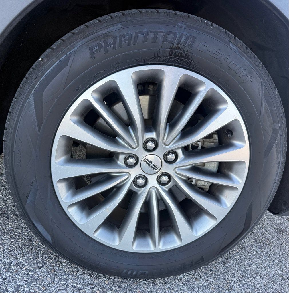 Used 2017 Lincoln MKX Select w/ Select Plus Package FWD image 21