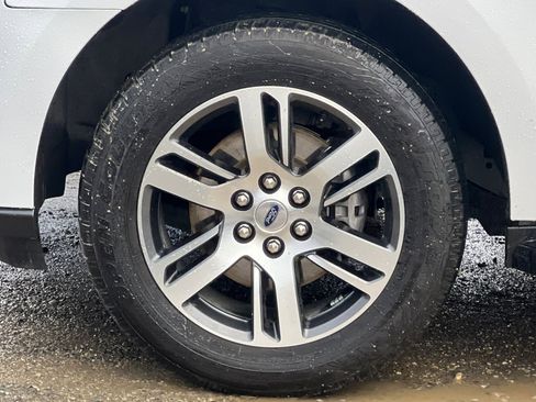 Certified 2024 Ford Expedition Limited image 28