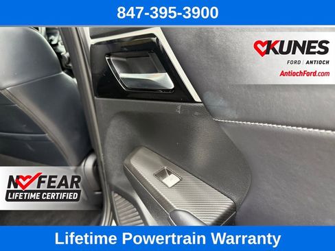 Used 2024 Mitsubishi Outlander SE image 18