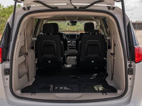 Used 2023 Chrysler Voyager LX FWD image 26
